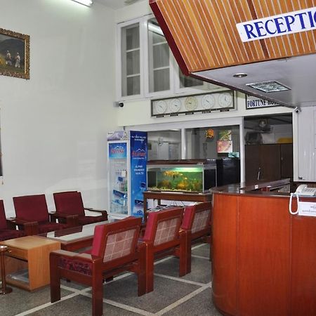 Fortune Hotel Mandalay Esterno foto