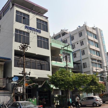 Fortune Hotel Mandalay Esterno foto